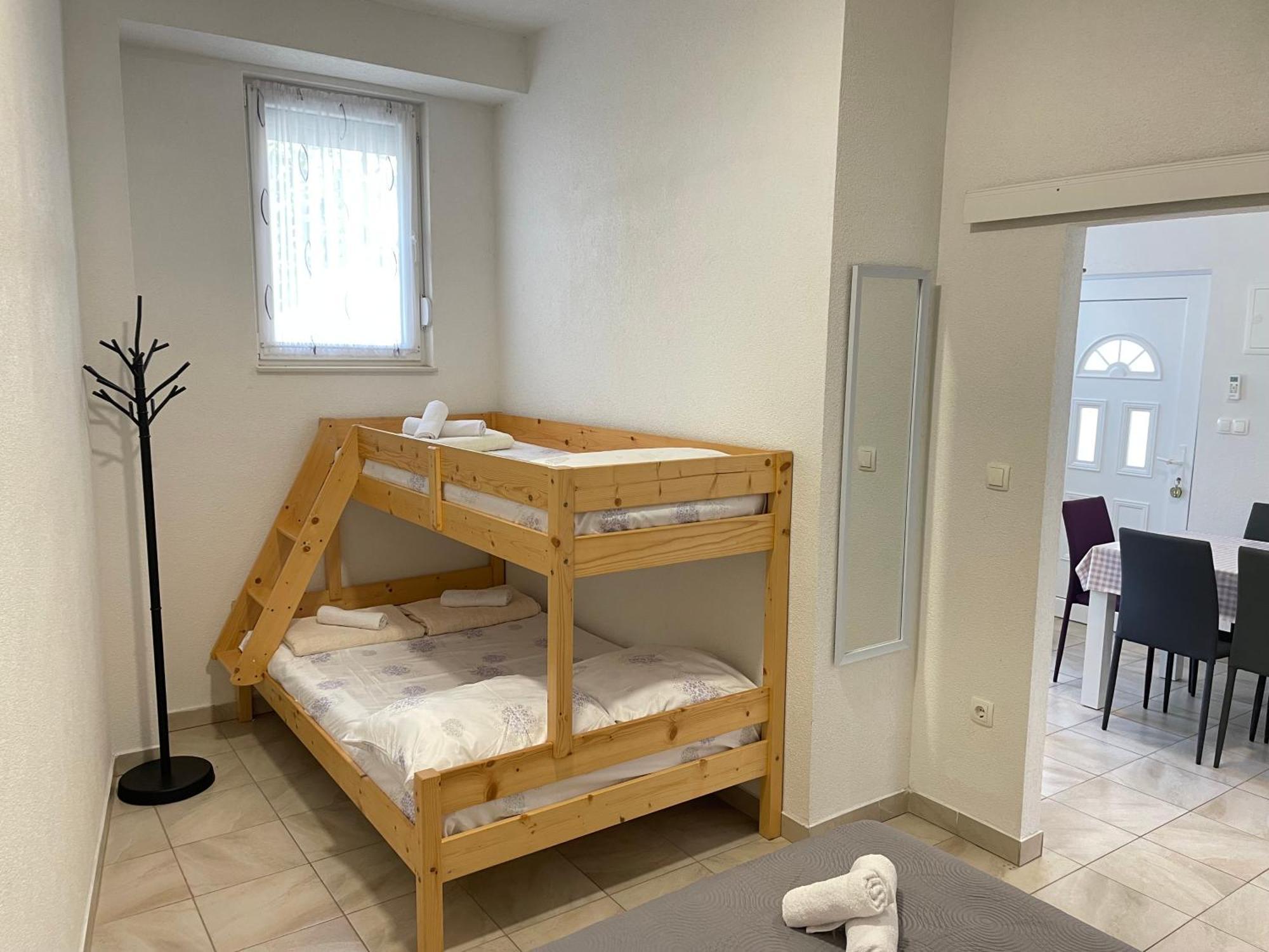 Apartment Coric *